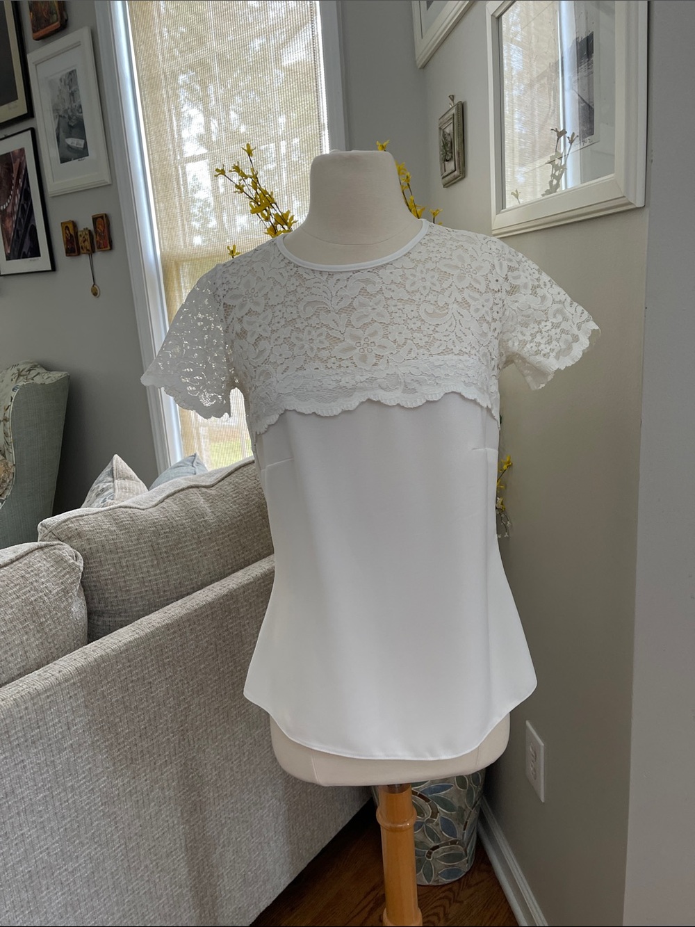 ADL White Floral Lace Yoke Short Sleeve Blouse Size S